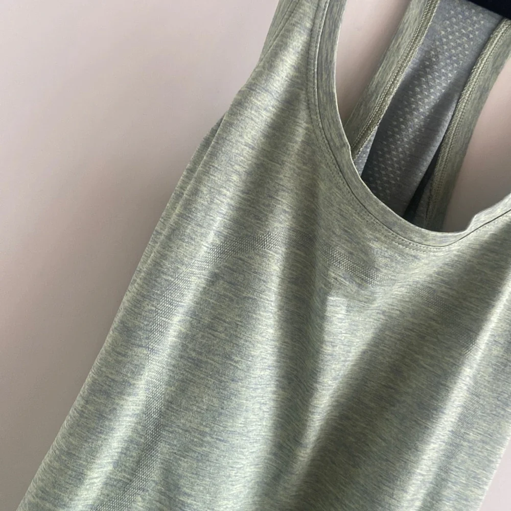 Lululemon Swiftly Tech Racerback 2.0 *Race Length EUC - Picture 4 of 9